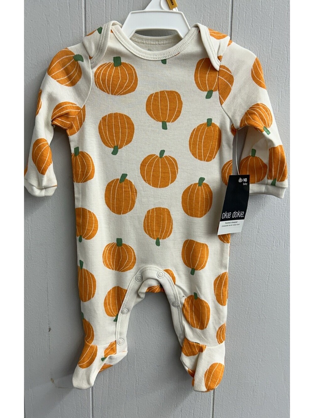 Okie Dokie Sleep And Play 1 Piece. Ivory And Orange Pumpkins. Size Newborn. NWT